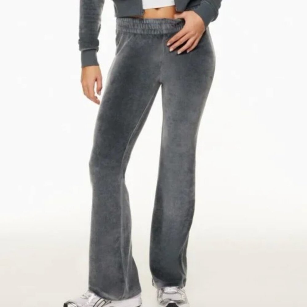 Aritzia TNA Womens Sommer Velour Flare Pants size L Gym Loungewear Athleisure